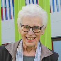 A picture of Associate Professor Helen Leonard